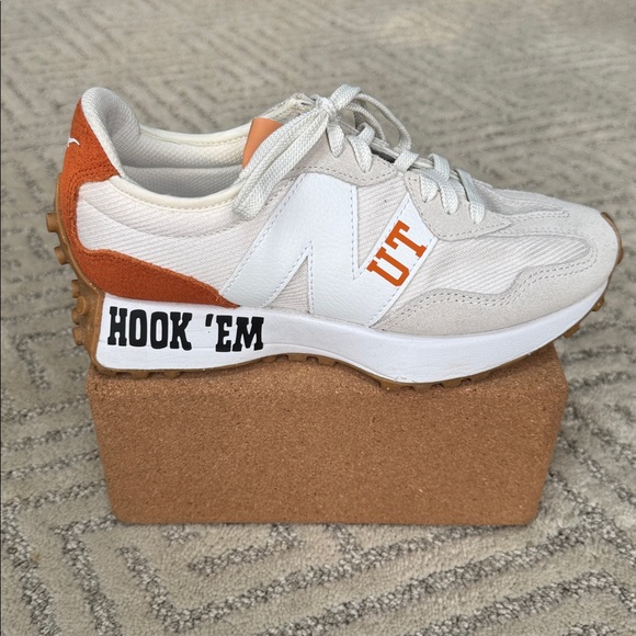 CUSTOM Texas Longhorns New
Balance 327 sneakers - size 7 - Picture 2 of 7